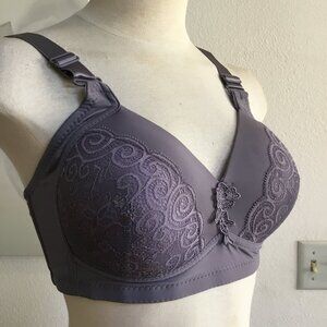 GAIYI Premium Intimate Wireless Bra Wide Straps Brassiere Lace Padded Grey 38C